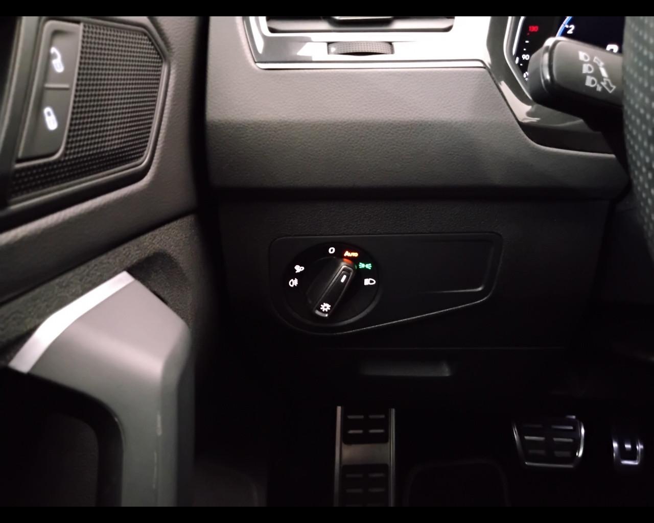 VOLKSWAGEN Tiguan II 2021 - Tiguan 1.5 tsi R-Line 150cv dsg