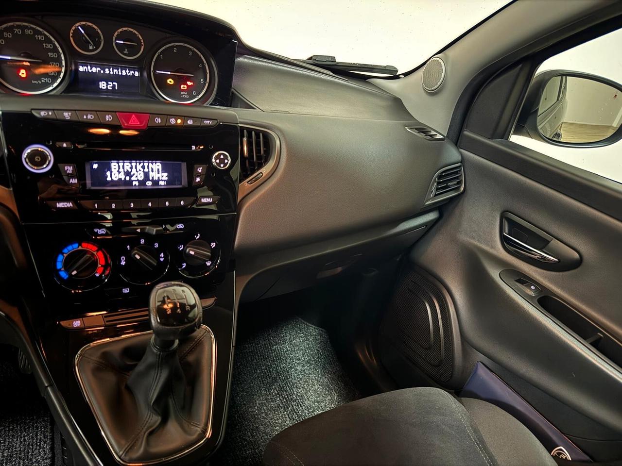 Lancia Ypsilon 1.3 MJT 16V 95 CV 5 porte *** NEOPATENTATI***