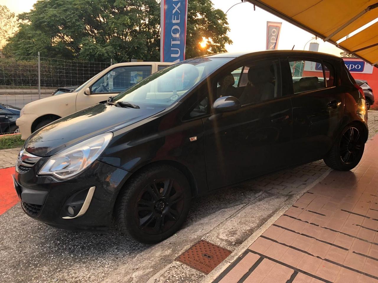 Opel Corsa 1.3 CDTI 75 CV 5 porte UNICO PROPRIETARIO ADATTA PER NEOPATENTATO CON GARANZIA EUROPEA DI 12 MESI CON POSSIBILITA' DI ESTENSIONE A 36 MESI!!!