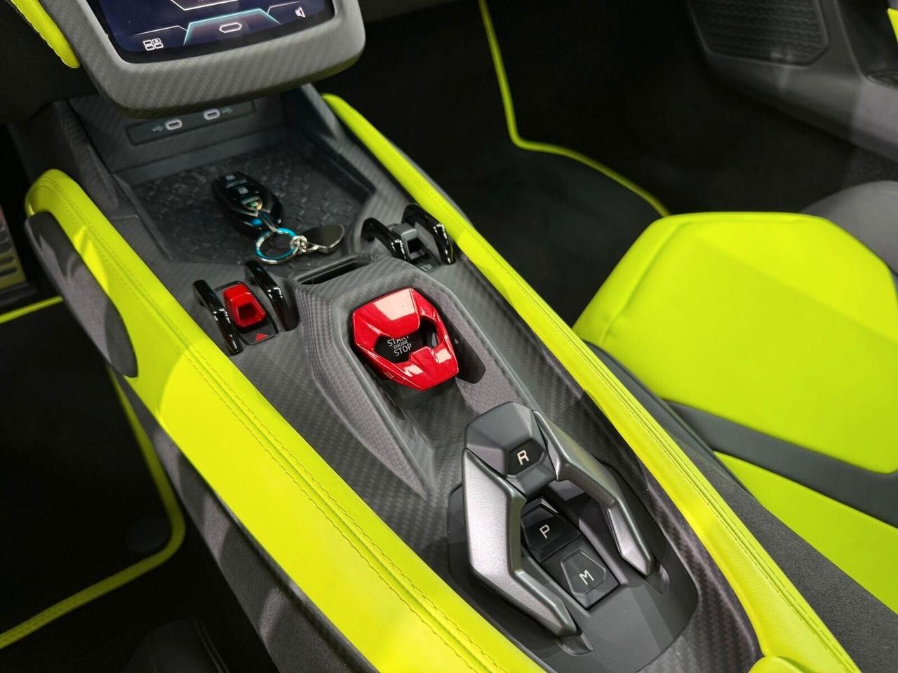 Lamborghini Revuelto 6.5 V12 (333)