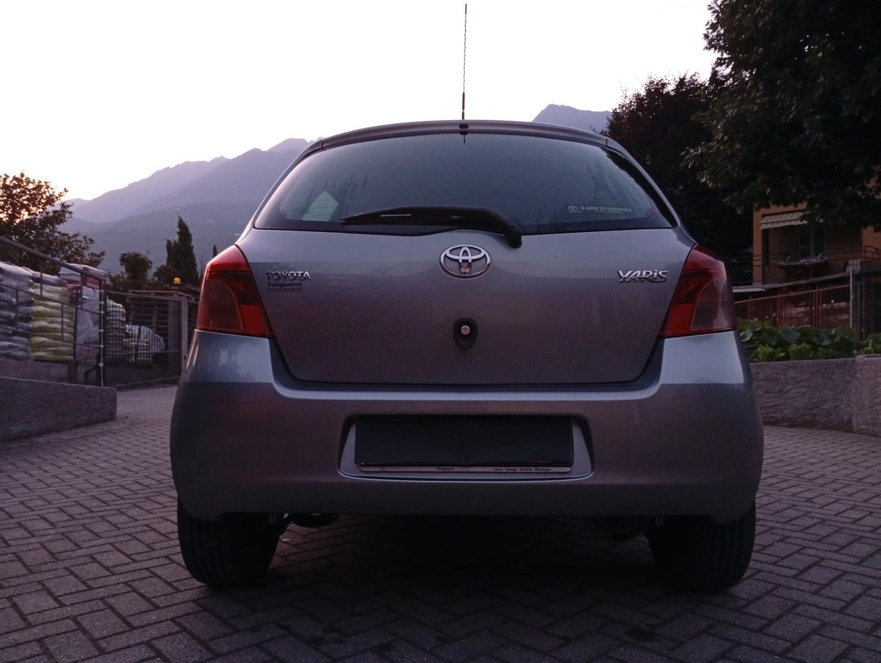 Toyota Yaris 1.0 5 porte AUTOMATICA