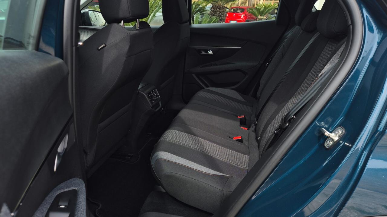 Peugeot 3008 BlueHDi 130 S&S EAT8 Active Pack
