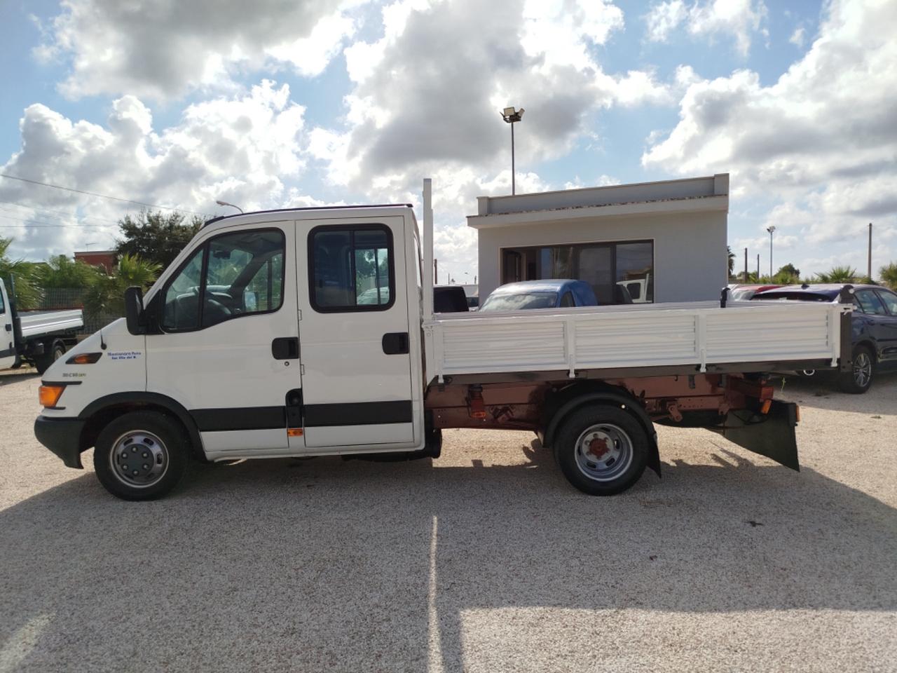 Iveco Daily 35C10 DOPPIA CABINA CON RIBALTABILE TRILATERALE