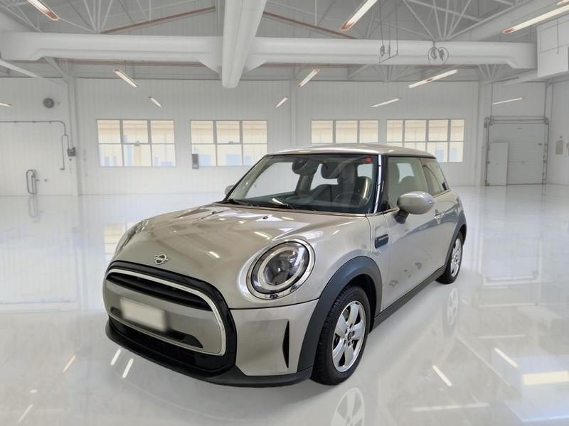 MINI COOPER ESSENTIAL AUTO 3 PORTE BERLINA
