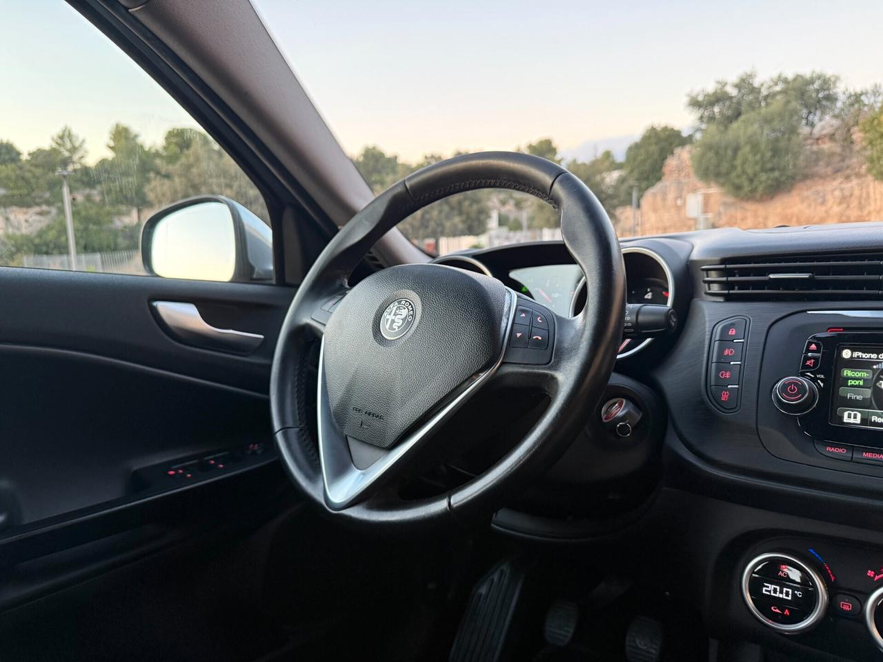 Alfa Romeo Giulietta/1.6 120CV/LED/17"/NEOPATENTATI