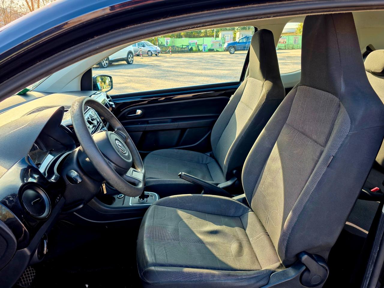 Volkswagen up! 1.0 3p. move ASG 2013-E5B Automatico NEO