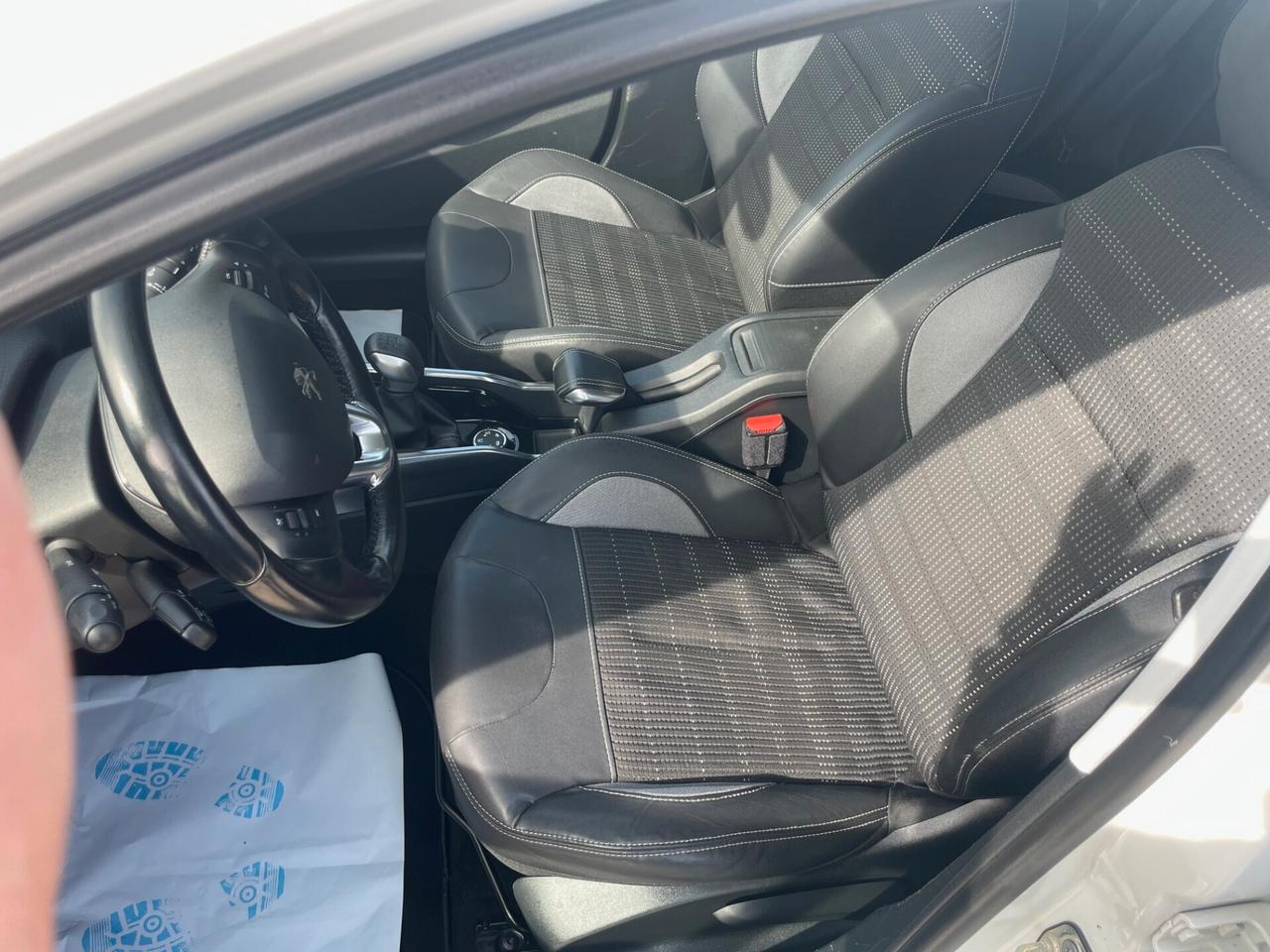 Peugeot 2008 1.6 e-HDi 92 CV Stop&Start Allure