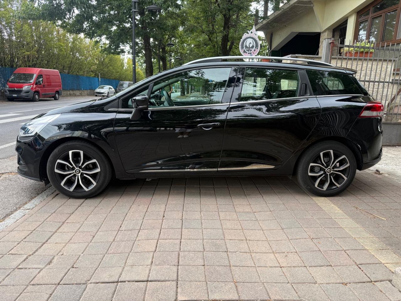 Renault Clio Sporter dCi 8V 90 CV EDC Moschino Zen