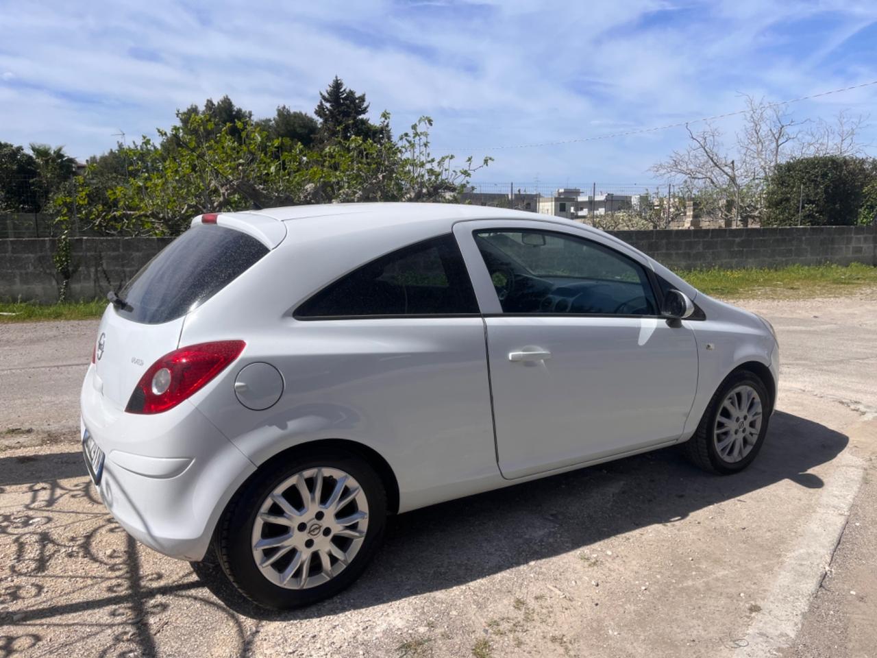 Opel Corsa 1.2 80CV 5 porte GPL-TECH Club