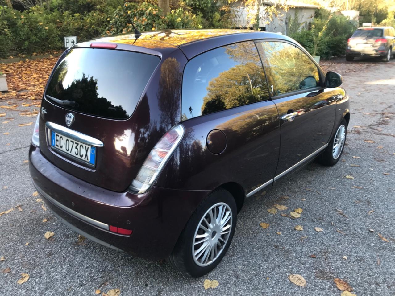Lancia Ypsilon 1.2 Platino