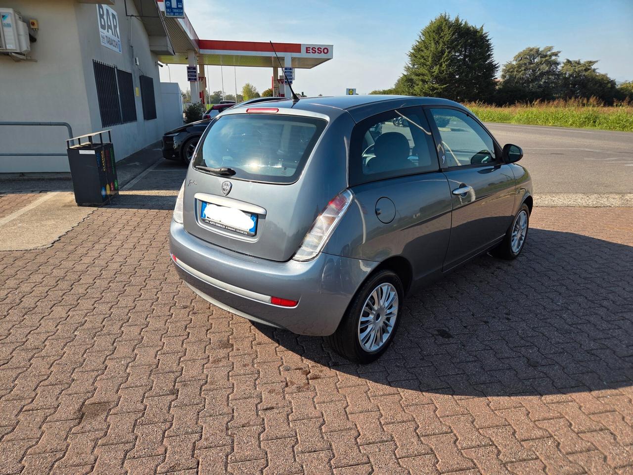Lancia Ypsilon 1.2 Benz. 5 posti, frizione nuova, cinghia distribuzione già sostituita! Garanzia!