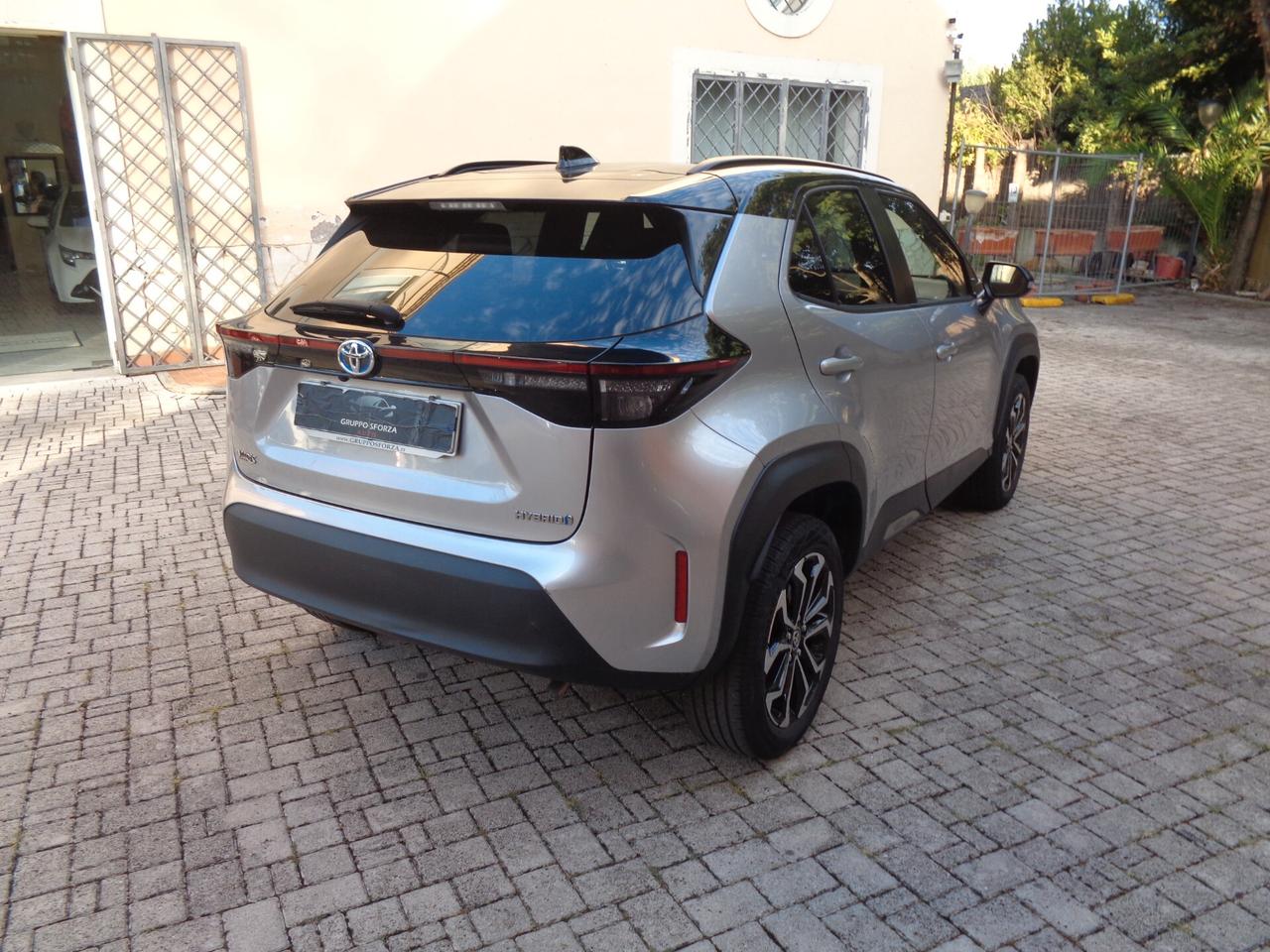 Toyota Yaris Cross 1.5 Hybrid 5p. E-CVT Trend ARGENTO E NERA NESSUN VINCOLO DI FINANZIAMENTO