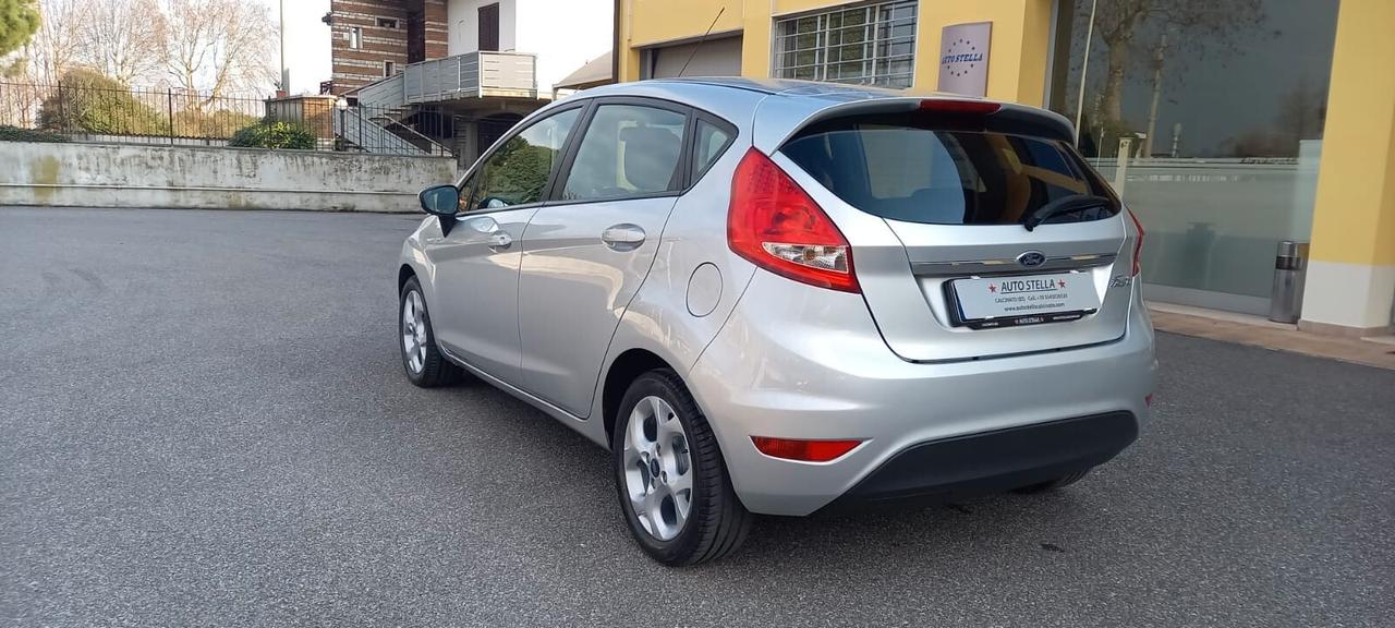 Ford Fiesta Modello Titanium cc. 1.250 Benzina 5 Porte 5 Posti SOLO 58.240 KM. Utilizzabile anche dai Neopatentati.