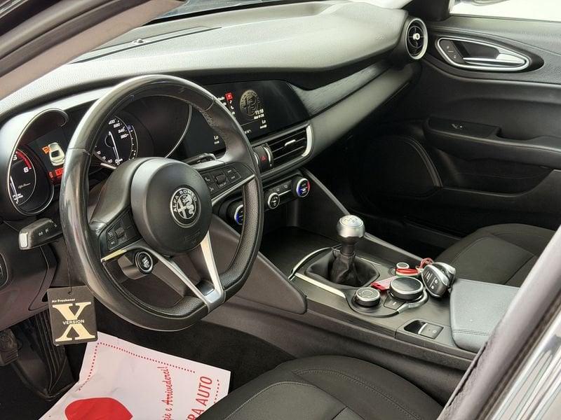 Alfa Romeo Giulia 2.2 Turbo MT6 150 CV Business Launch Ed