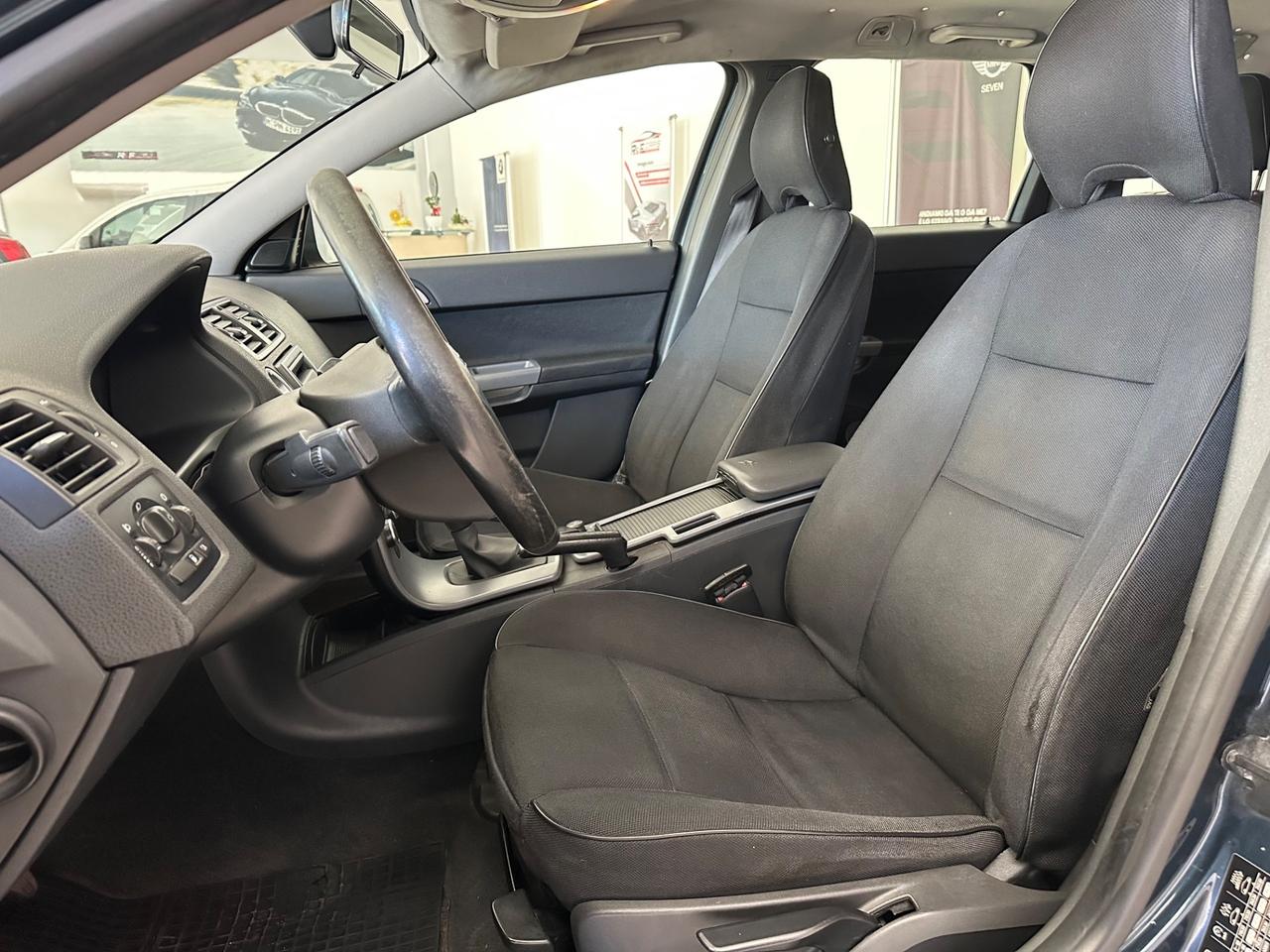 Volvo V50 D2 R-design