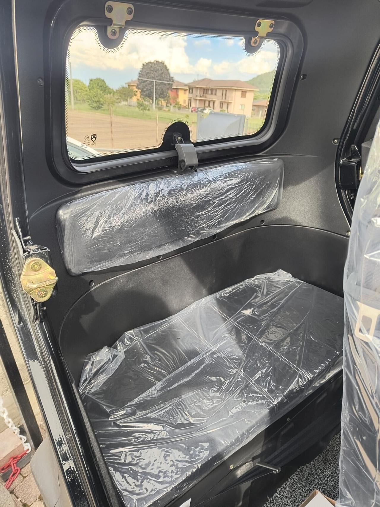 MINI AUTO DISABILI SCOOTER CABINATO ANZIANI