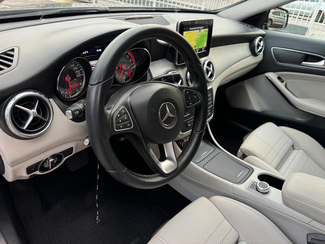 Mercedes-benz GLA 180d 109CV Automatic Premium