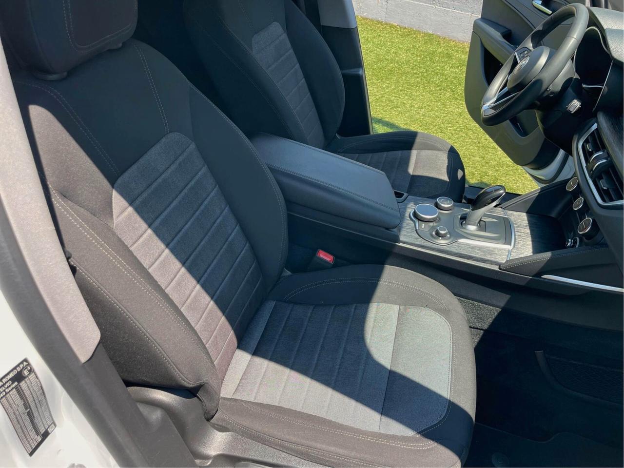 Alfa Romeo Stelvio 2.2 Turbodiesel 160 CV AT8 RWD Business
