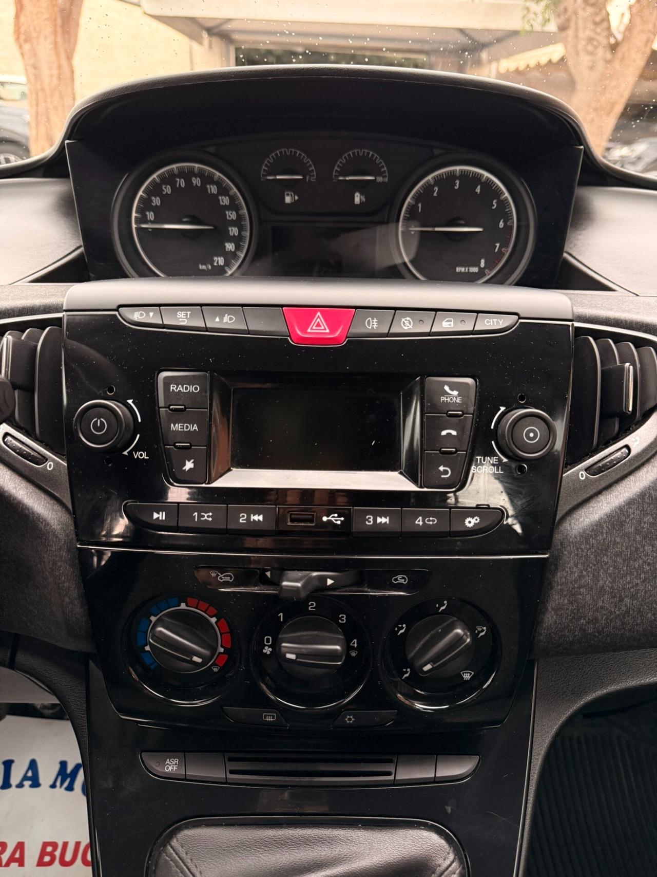 LANCIA Ypsilon Hybrid 1.0 Benz. 70CV Silver - 2022