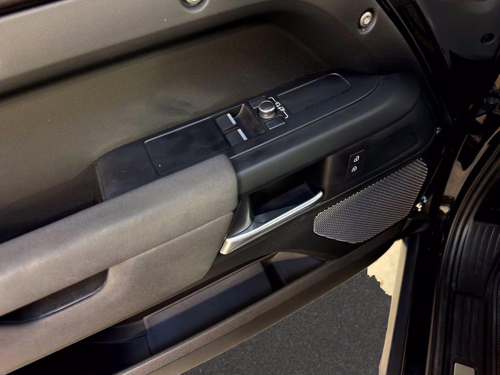 LAND ROVER Defender (2019) LAND ROVER 90 3.0D I6 250 CV AWD Auto X-Dynamic S del 2021