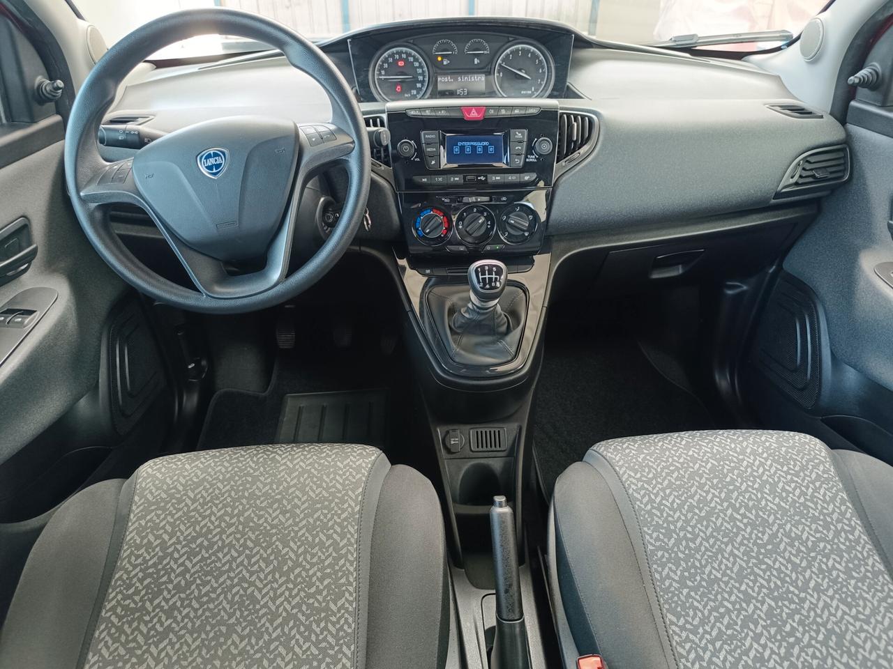 Lancia Ypsilon 1.0 FireFly 5 porte S&S Hybrid Ecochic Gold