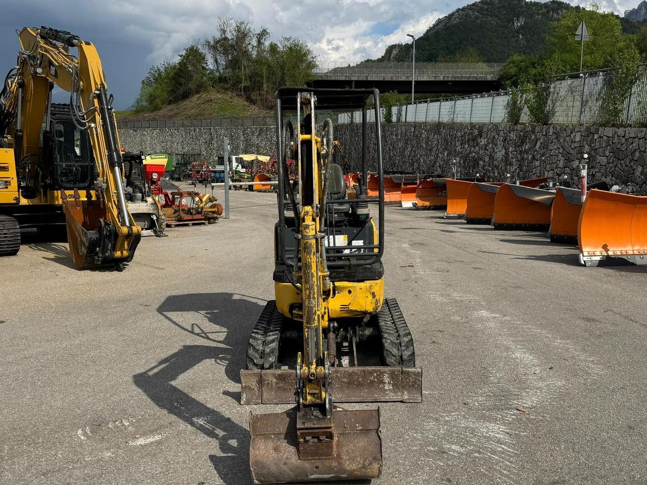 Miniescavatore Komatsu PC 16
