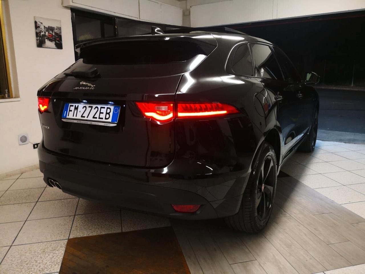 Jaguar F-Pace 2.0 D 180 CV AWD aut. R-Sport