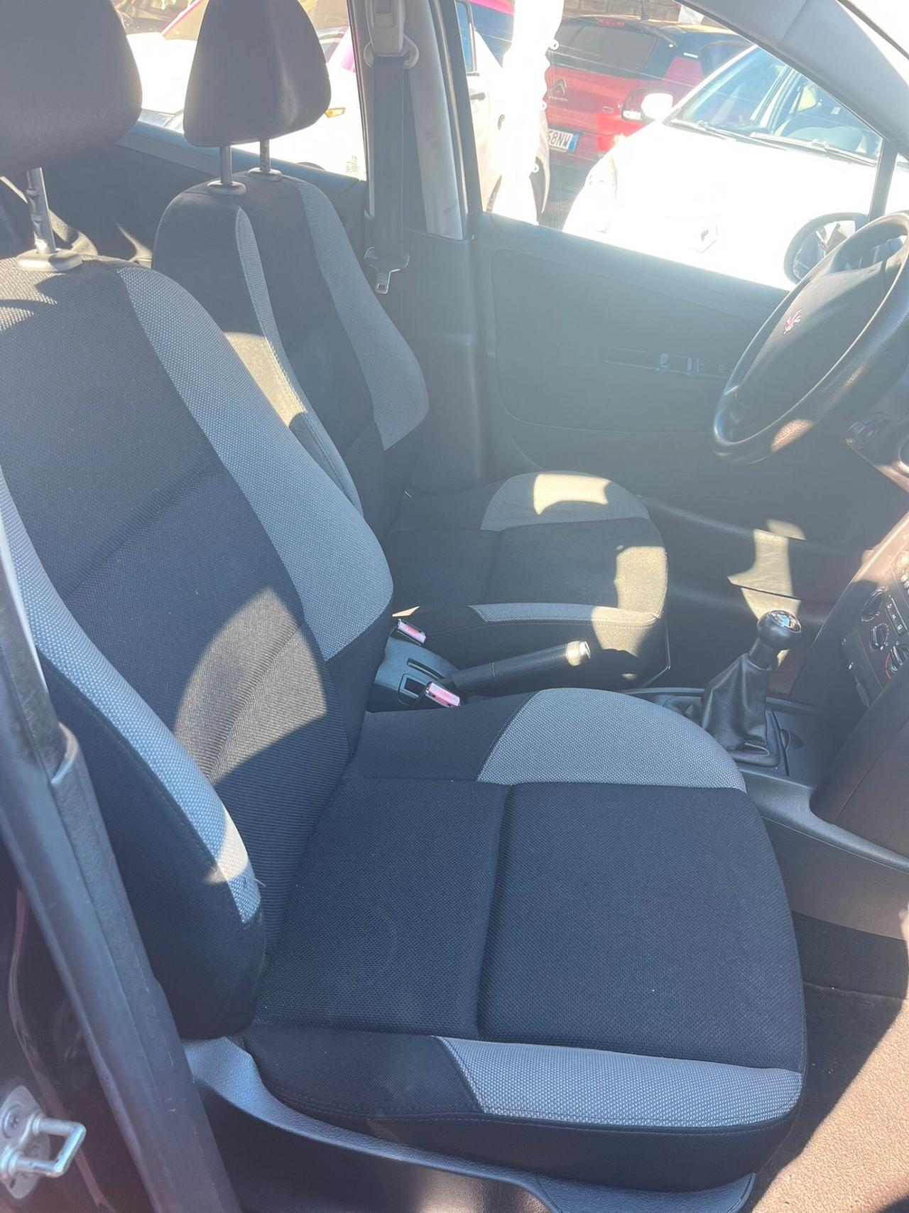 Peugeot 207 1.4 HDi 70CV 5p. XS