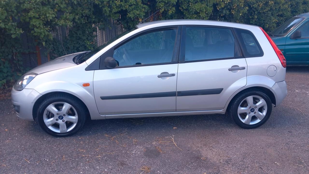 Ford Fiesta 1.4 TDCi 5p. Titanium