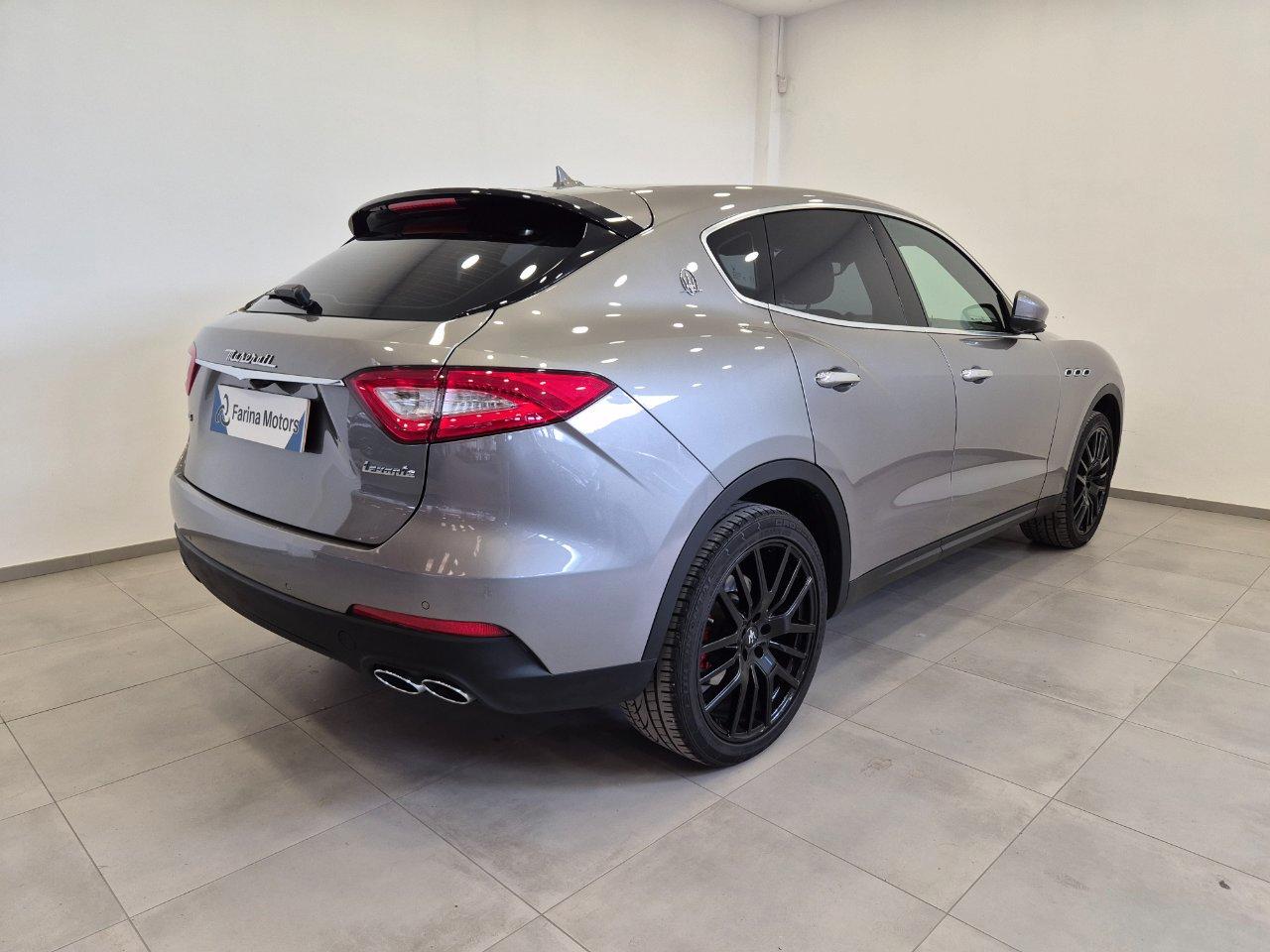 Maserati Levante 3.0 V6 350cv auto