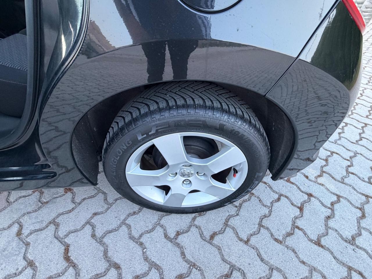 Peugeot 207 1.6 HDi 90CV 5p. 99g