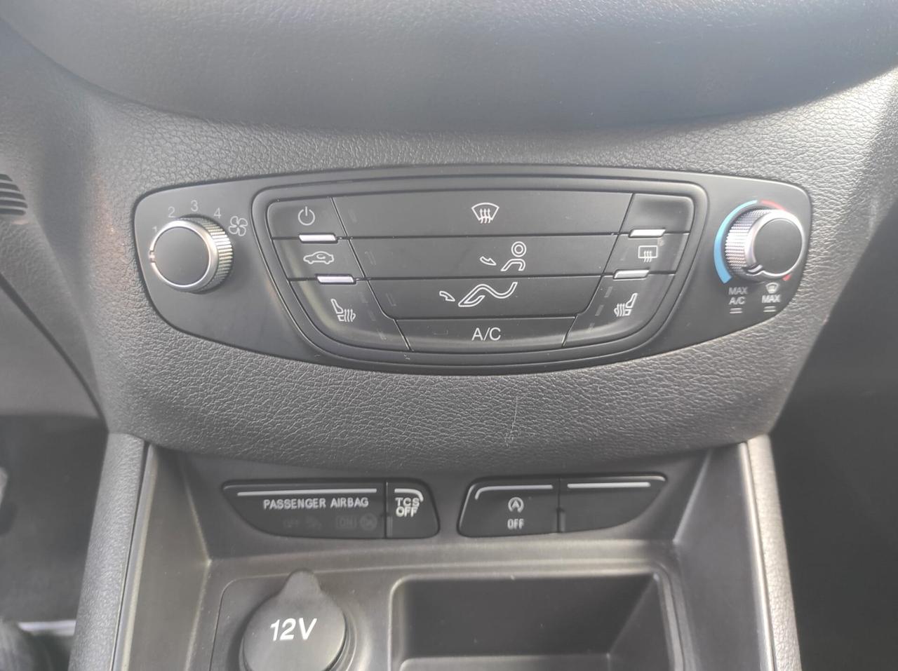 Ford Transit Courier 1.5 TDCi 75CV