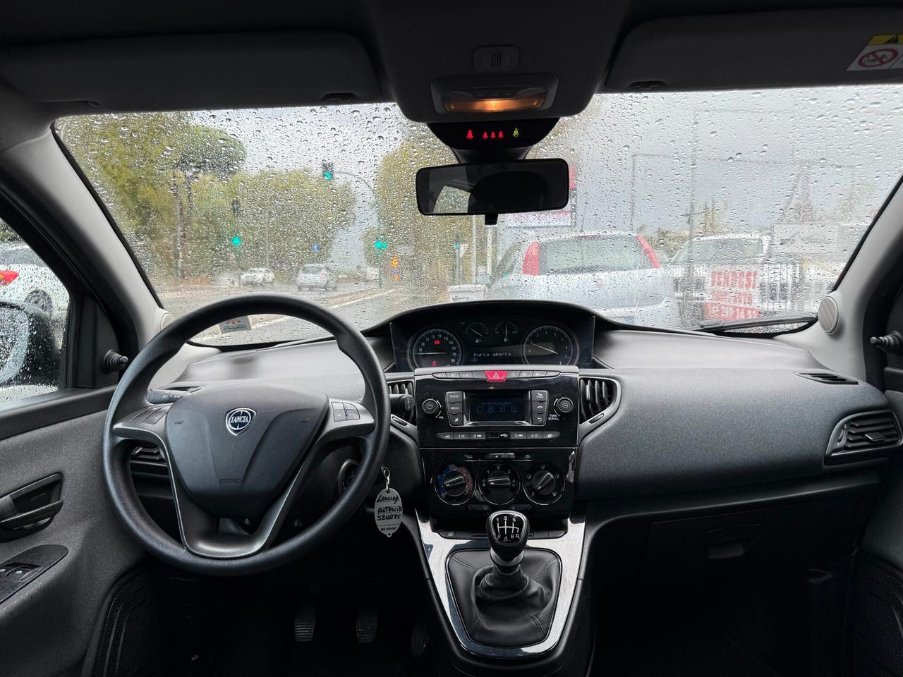 Lancia Ypsilon 1.0 FireFly 5 porte S&S Hybrid Ecochic Gold