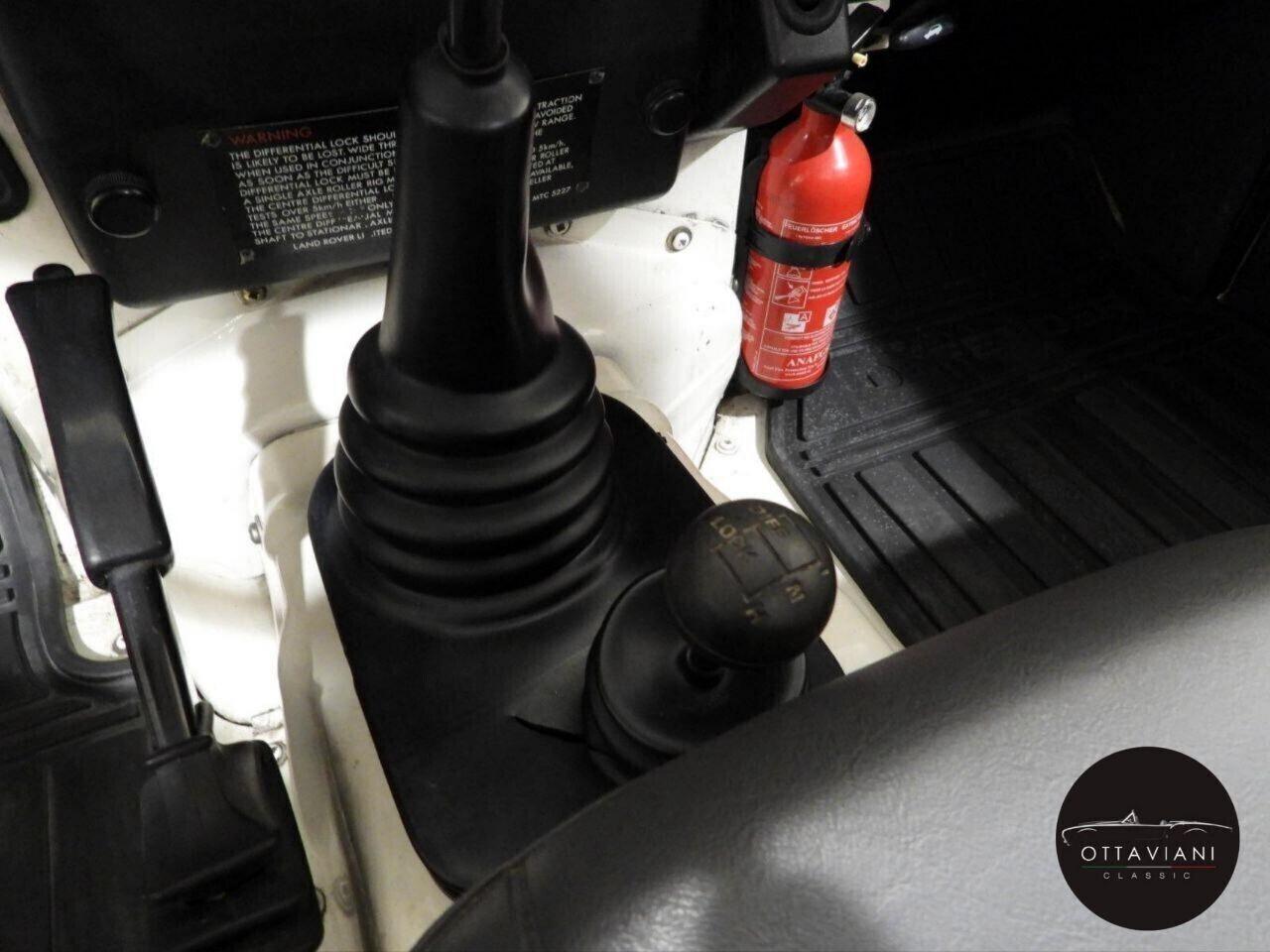 Land Rover Defender 90 turbodiesel Soft-top