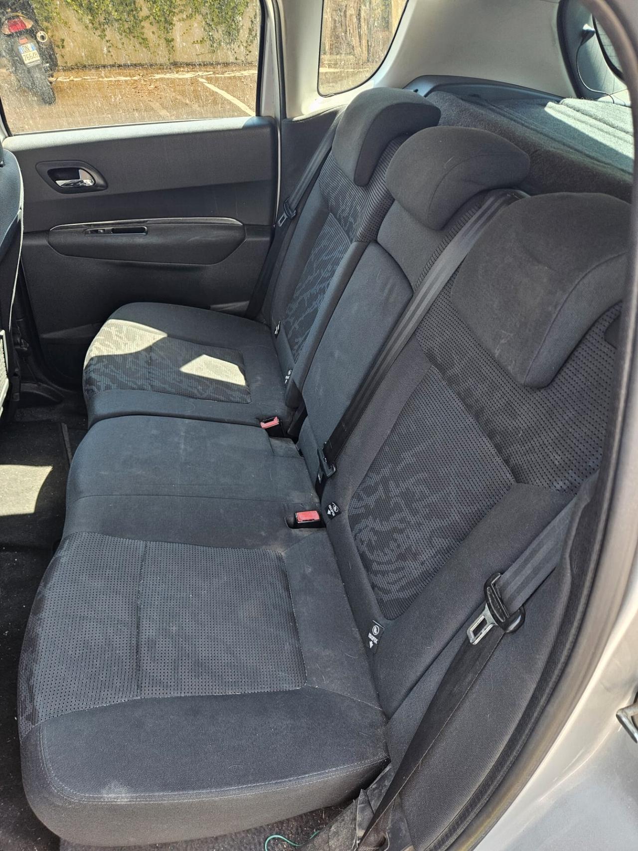 Peugeot 3008 1.6 HDi 115CV Allure