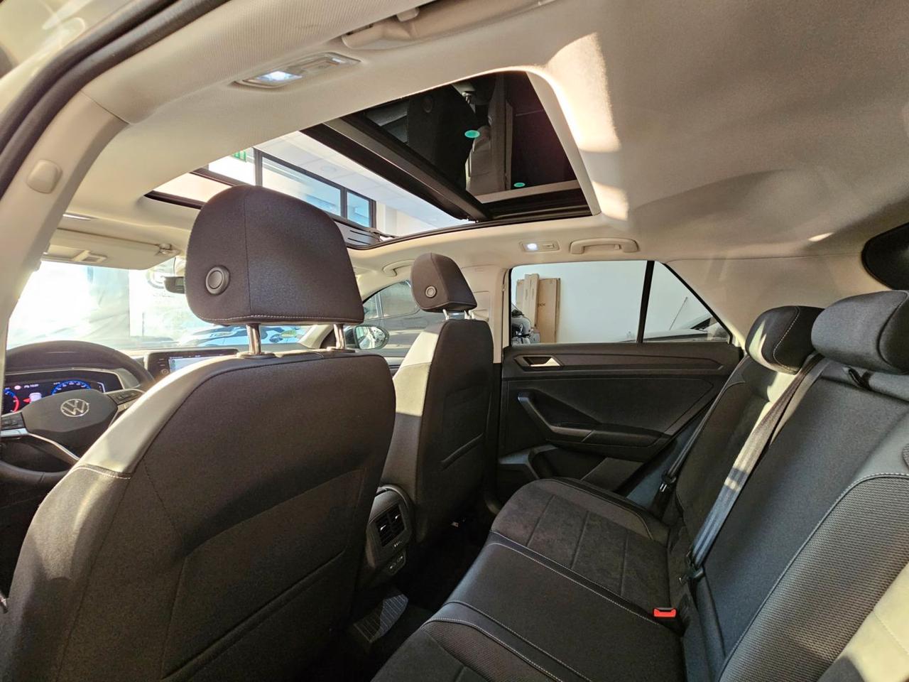 Volkswagen T-Roc Style C.17" Tetto Apribile Led Navi PDC Camera TDI