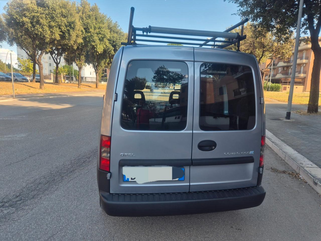 Opel Combo 1.6 94cv metano casa madre 2010