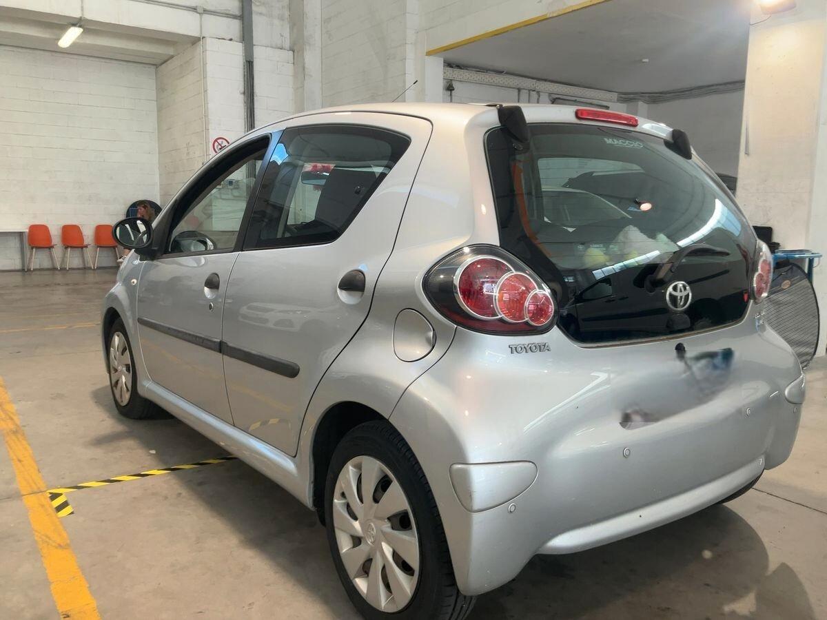 Toyota Aygo 1.0 12V VVT-i 5 porte Active Connect