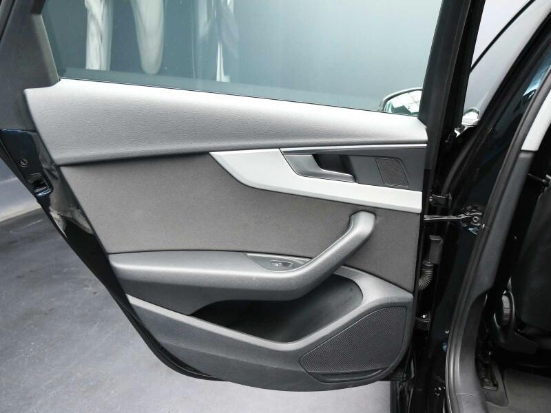 AUDI A4 5ª serie A4 Avant 30 TDI/136 CV S tron...