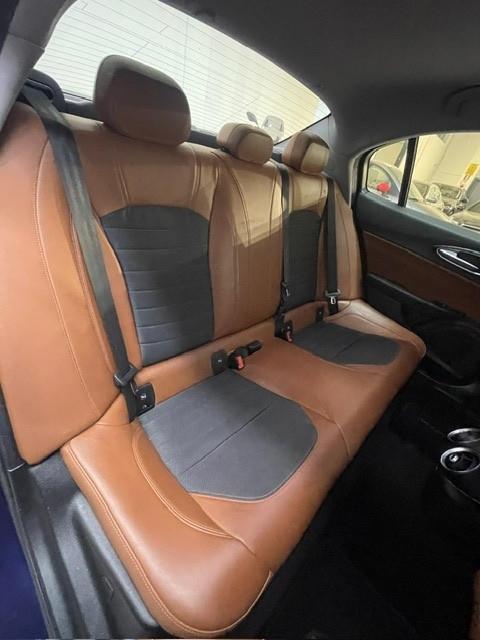 Alfa Romeo Giulia 2.2 Turbodiesel 180 CV AT8 Business Sport Launch Ed.