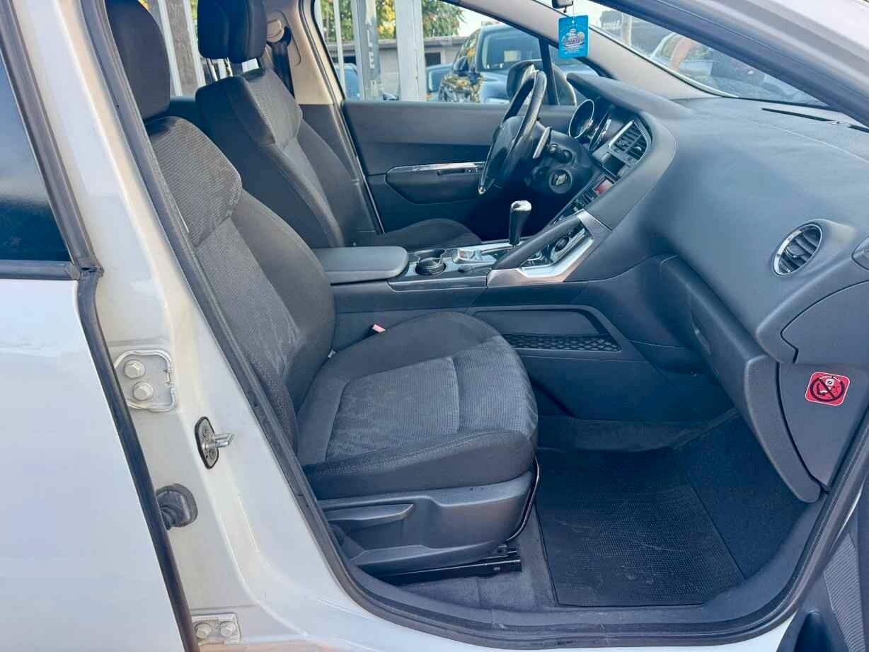 PEUGEOT 3008 1.6 HDi 110CV CAMBIO AUTOMATICO