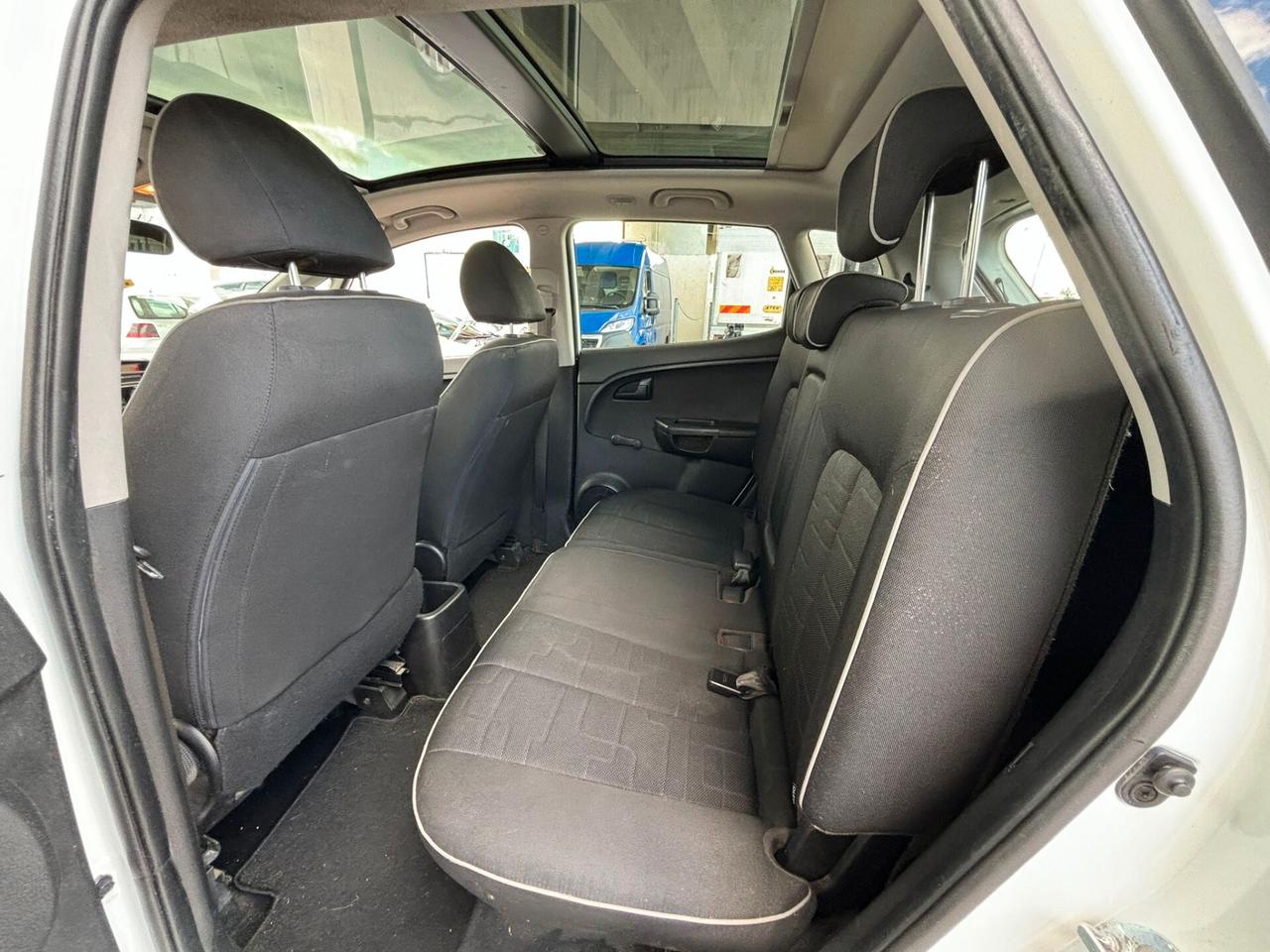 Kia Venga 1.4 CRDi 90CV WGT Fullsky