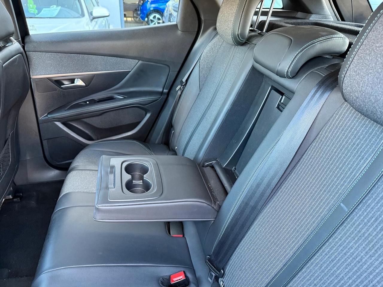 Peugeot 3008 BlueHDi 130 S&S EAT8 Allure Pack