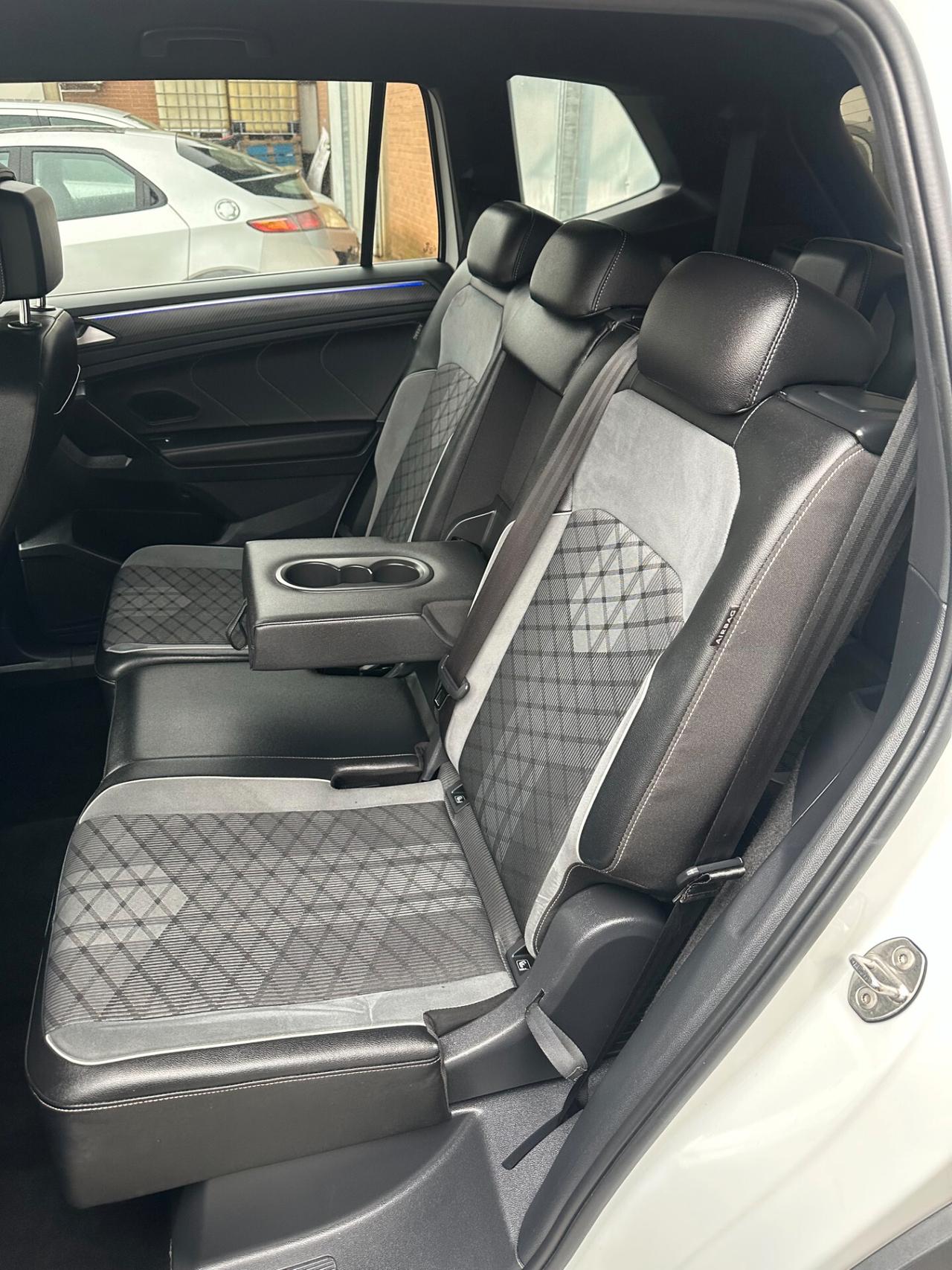 Volkswagen Tiguan Allspace 2.0 TDI SCR DSG 4MOTION R-Line 7 posti