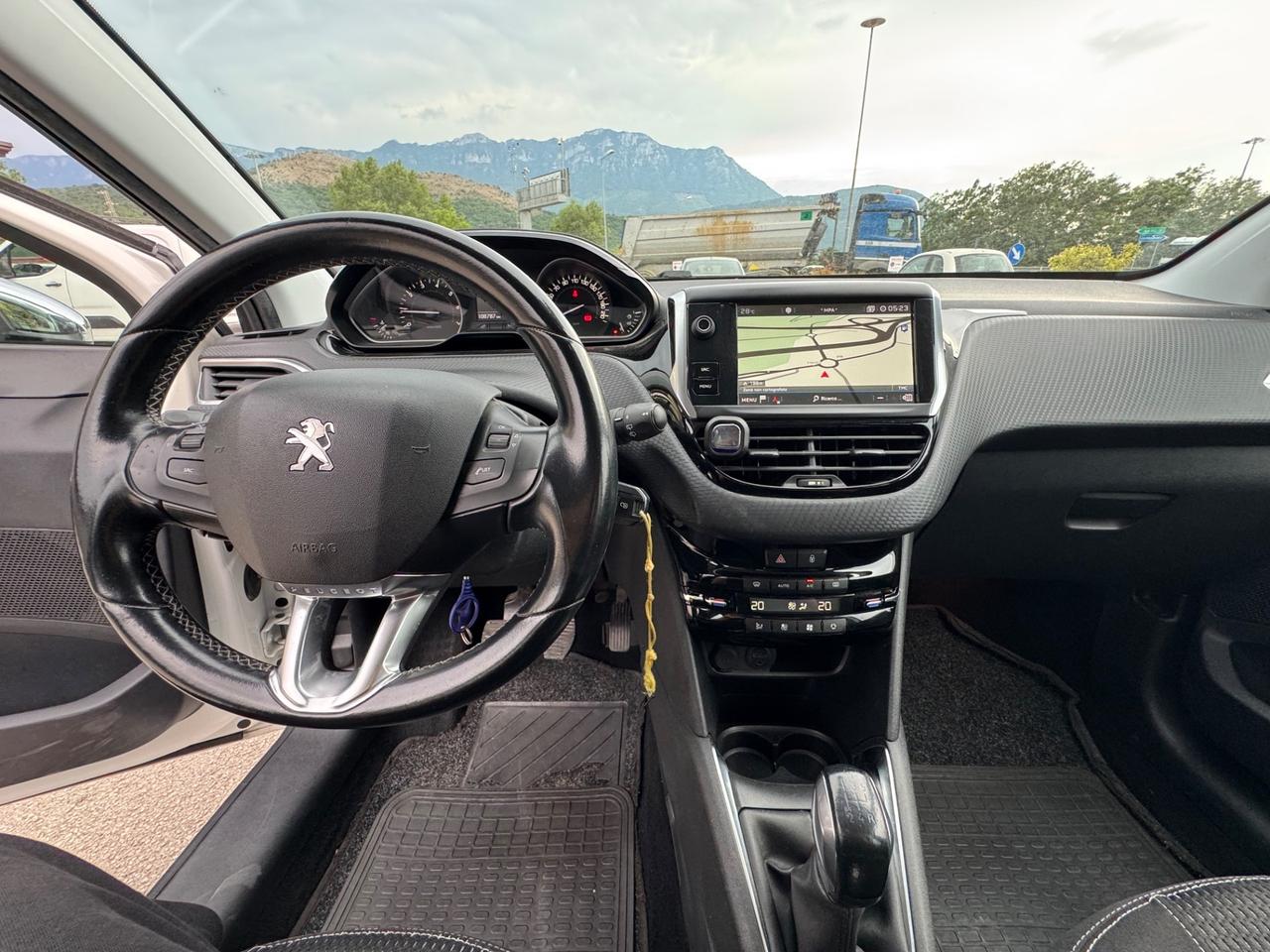 Peugeot 208 PureTech 82 5p. GPL Allure