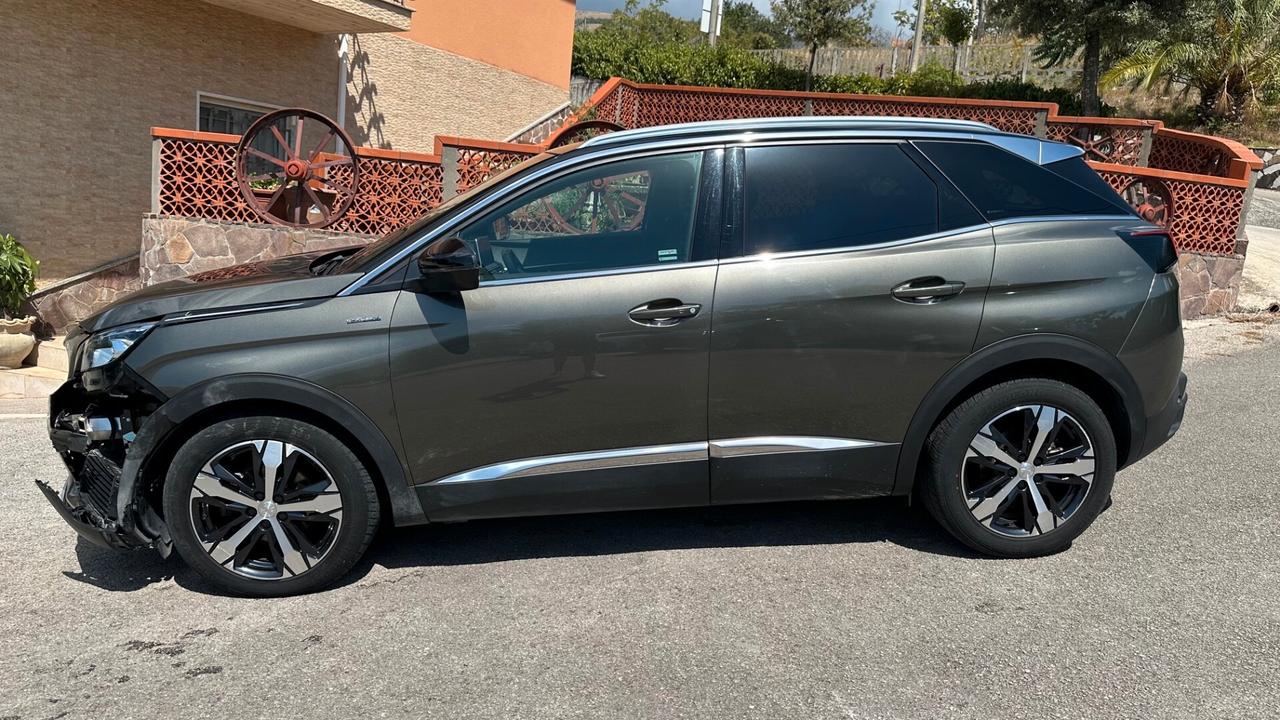 Peugeot 3008 BlueHDi 130 S&S GT Line leggermente incidentata