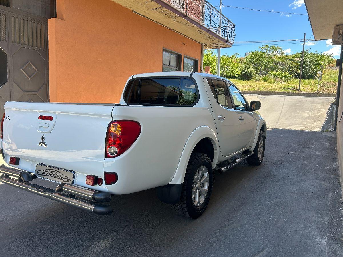 MITSUBISHI - L200 d.cab 2.5 di-d Intense Plus 178cv