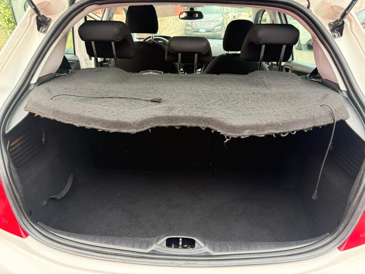 Peugeot 208 1.4 HDi 68cv Allure - 2014