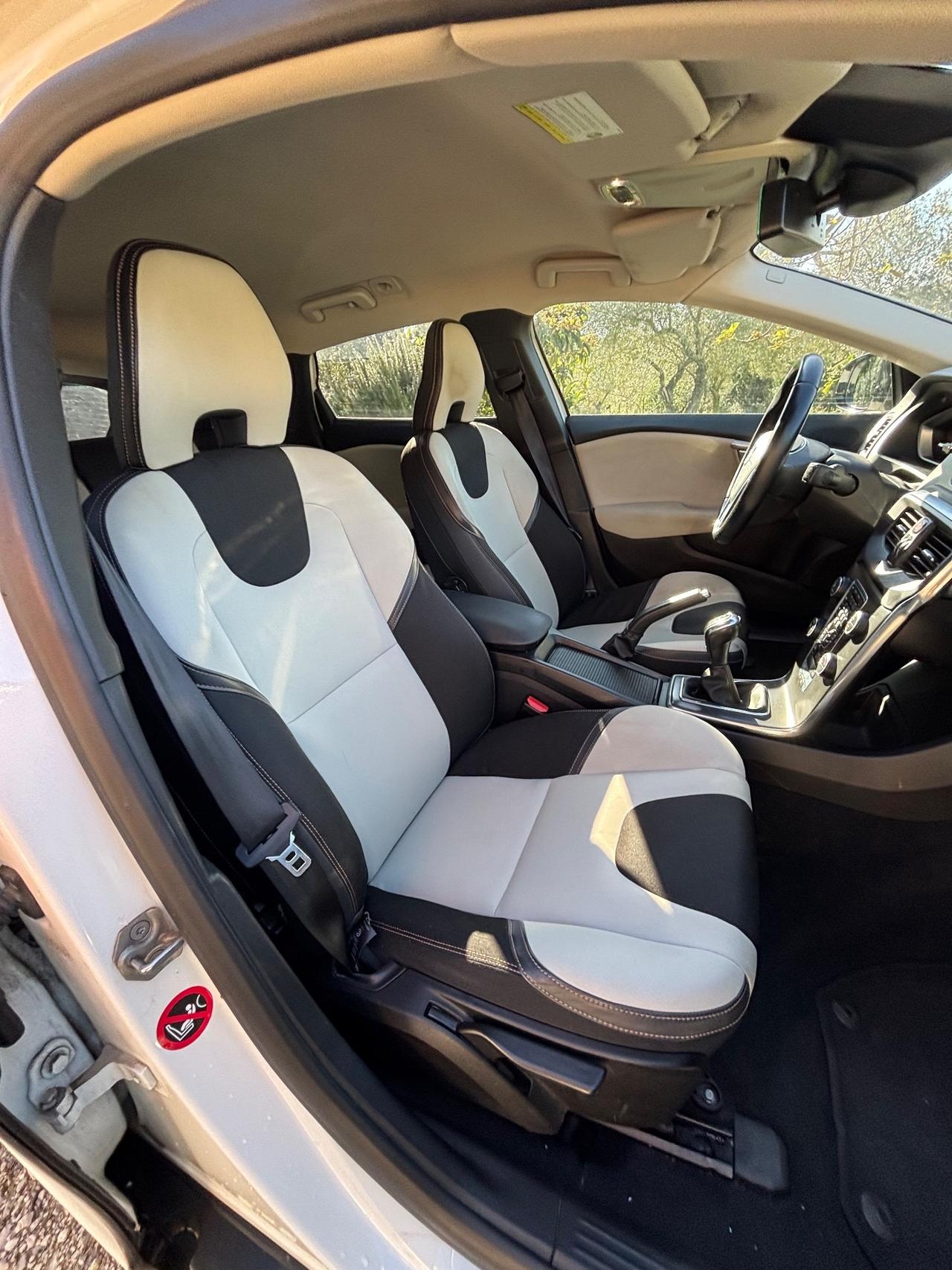 Volvo V40 Cross Country D2 1.6 Summum