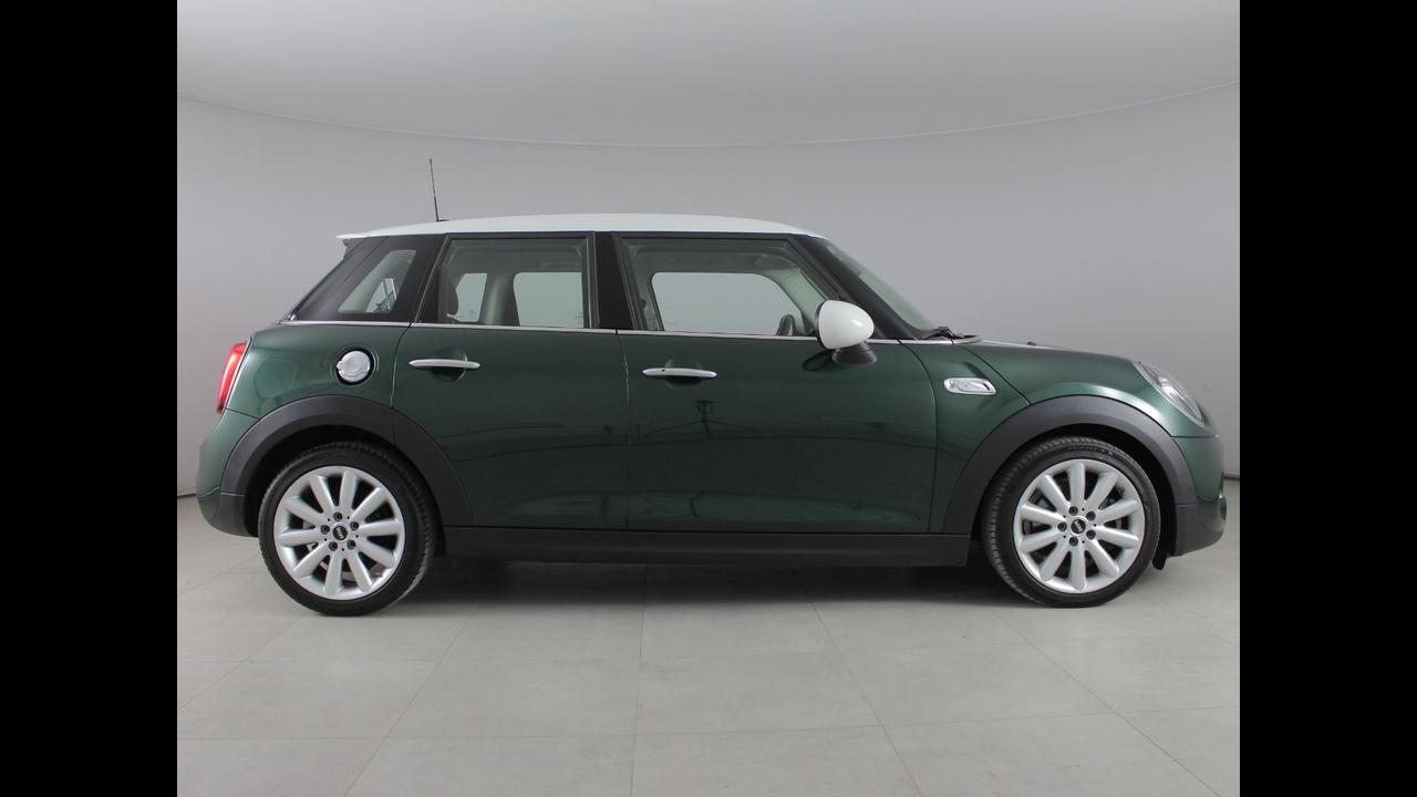 MINI Mini IV F55 2018 5p - Mini 5p 2.0 Cooper SD Business auto